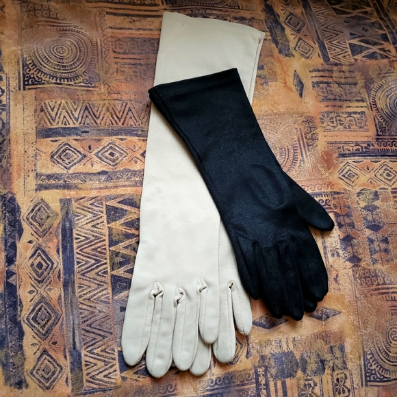 Kayser Accessories Vintage Nylon Gloves Circa 95s1960s One Pair Is